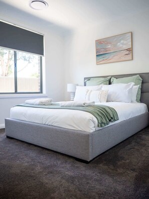 2 bedrooms, desk, iron/ironing board, travel crib