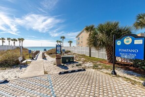 Condo, 1 cama Queen size y sofá cama (Grand Caribbean West 109) | Áreas de la propiedad