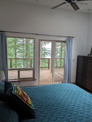 1 bedroom, desk, WiFi, bed sheets