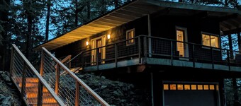 Welcoming 1-bedroom house on peaceful Lummi Island getaway