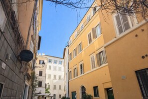 Exterior - Studio Coppelle - Studio Apartment, Sleeps 2 (Rome)