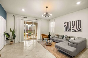 Smart TV - Spacious Clermont Villa, Sleeps 16, Pool & More (Clermont)