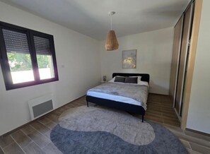 Iron/ironing board, WiFi, bed sheets - House Rochemaure (Rochemaure)