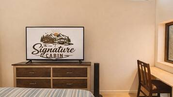 2 bedrooms, desk, free WiFi, bed sheets