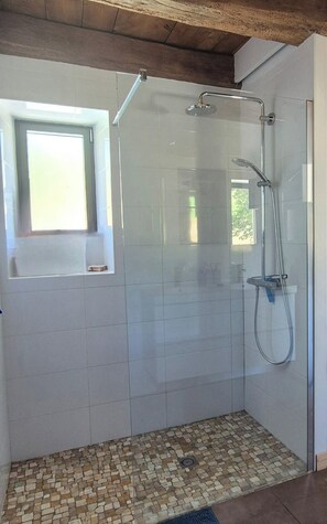 Shower - Beautiful stone house with private pool – Dordogne Valley (Autoire)