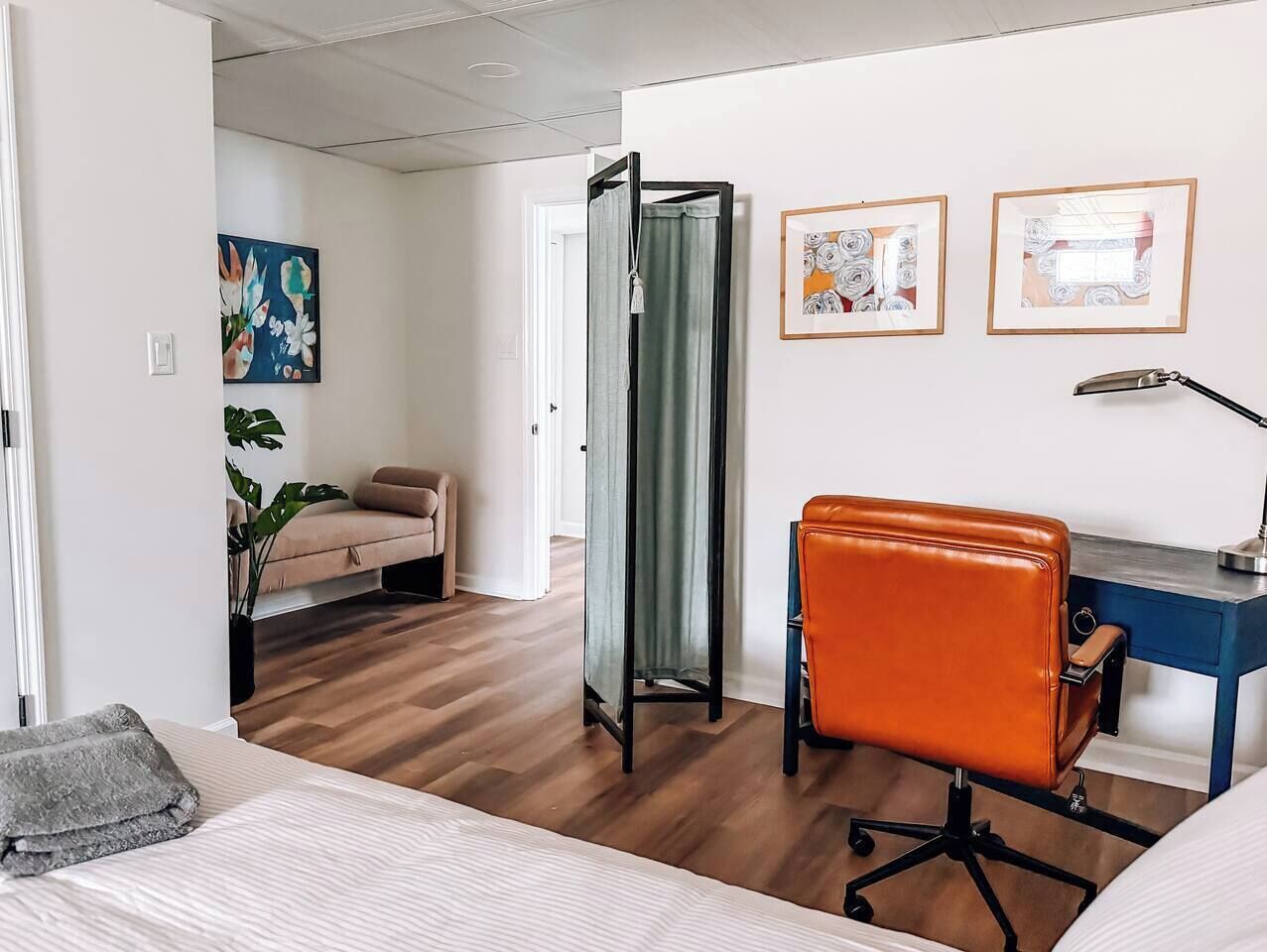 4 soverom, skrivebord, strykejern/-brett og wi-fi (inkludert)