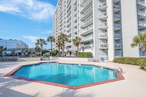 Pool - South Hampton 3BR Oceanview,Balcony,Steps to Beach (Myrtle Beach)