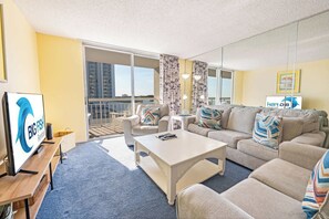 TV - South Hampton 3BR Oceanview,Balcony,Steps to Beach (Myrtle Beach)