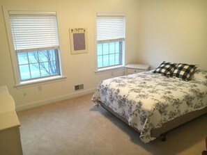 6 bedrooms, iron/ironing board, free WiFi, bed sheets - Caribbean Deck Estate The Poconos Best Kept Secret. (Effort)