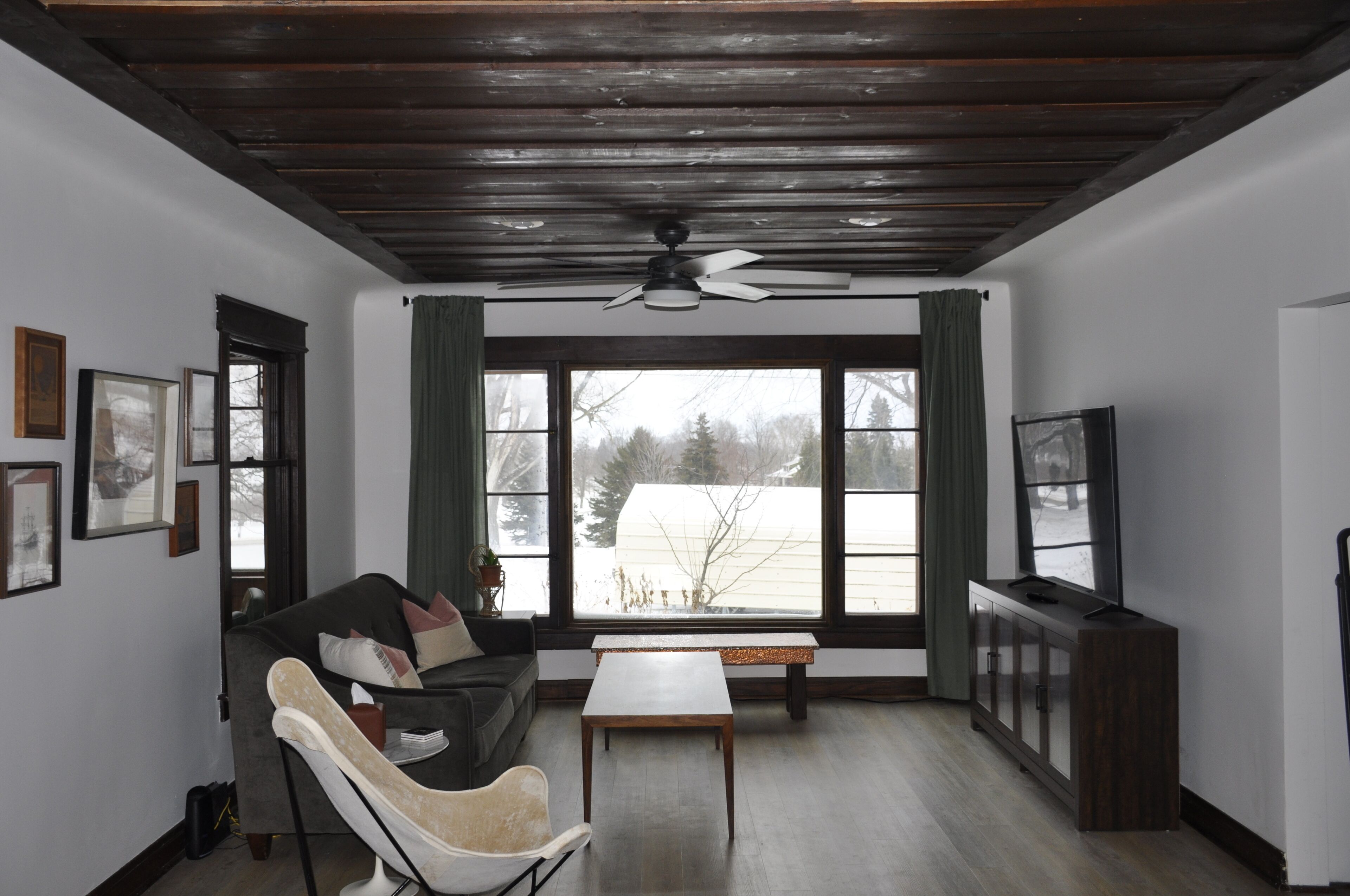 Télévision, cheminée