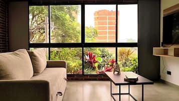 Comfort Apartment, City View | Living area