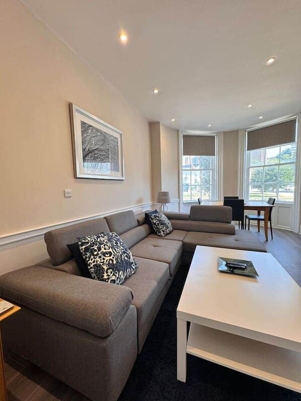 TV - Beautiful flat in city centre - Free parking (Brighton and Hove)