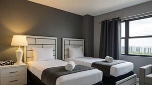 2 bedrooms, iron/ironing board, travel cot, free WiFi - 3704 Fully remodeled & modern Enclave at Unviersal (Orlando)