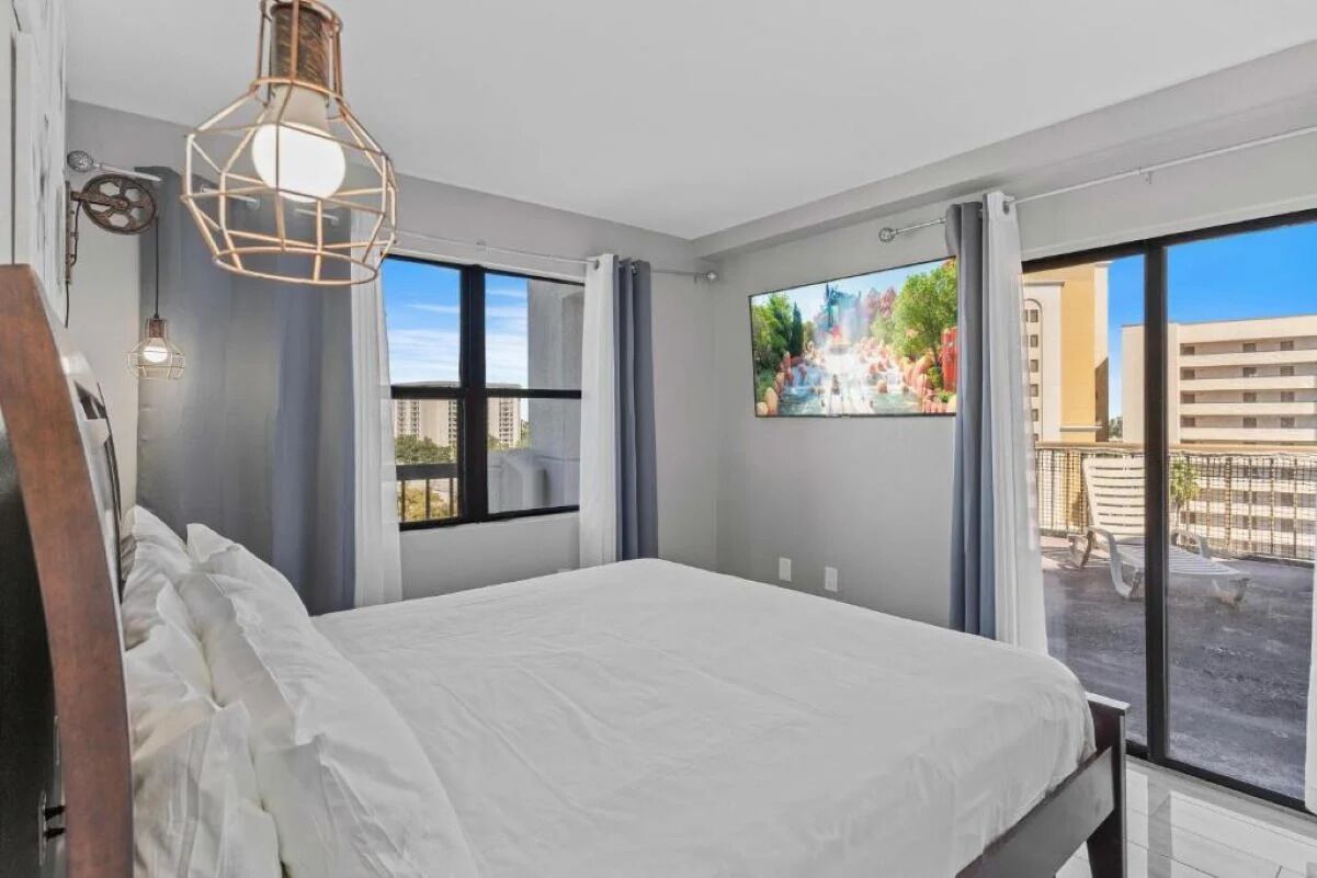 Schreibtisch, Bügeleisen/Bügelbrett, Reisekinderbett, kostenloses WLAN