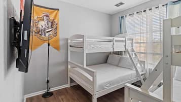 Iron/ironing board, travel cot, free WiFi, bed sheets