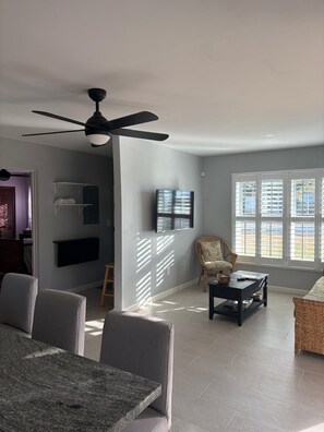 TV, fireplace - Fabulous Country Apartment in "America's Happiest Seaside Town." (Stuart)