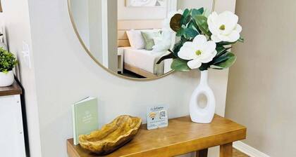The White Magnolia - Clean & Cozy Retreat!