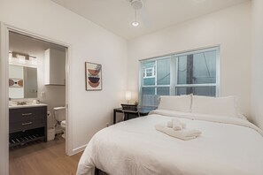 Bügeleisen/Bügelbrett, Internetzugang, Bettwäsche