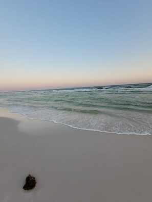Beach - Beautiful 2-bedroom bungalow in enchanting Santa Rosa Beach with AC (Santa Rosa Beach)