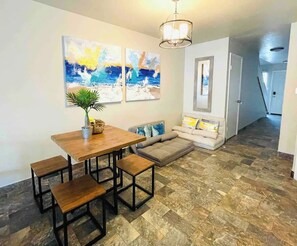 Interior - Close to Beach, Private Jacuzzi, BBQ, 70 TV (South Padre Island)