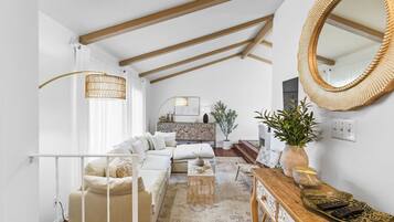 Fernseher, Kamin, Arbeitsbereiche