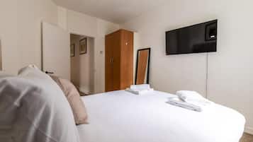 3 slaapkamers, een strijkplank/strijkijzer, gratis wifi, beddengoed