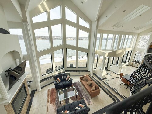 Crystal Palm Luxury Estate Lakefront 6BED/5BA/Pool/Dock/Movie Theater-30PP