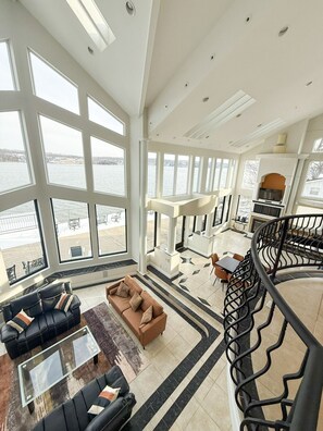 Télévision, cheminée