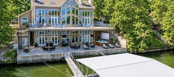 Crystal Palm Luxury Estate Lakefront 6BED/4BA/Pool/Dock/Movie Theater-30PP