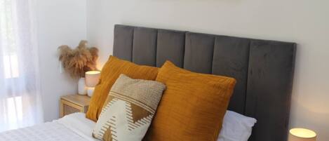 2 chambres, fer et planche Ă repasser, accĂšs Ă Internet, literie fournie