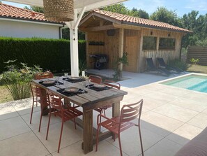 Outdoor dining - Beautiful modern villa 100 m² with swimming pool for 6 people (BISCARROSSE)