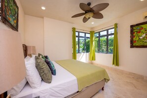 Iron/ironing board, WiFi, bed sheets - BK Villas Light House 4br/4ba sleeps 8 (Enterprise)