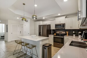 Luxury Apartment | Private kitchen - Luxury 3BR Condo Storey Lake Resort (Kissimmee)