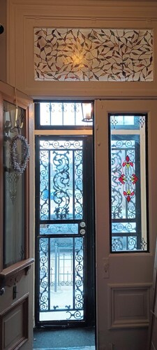 Spacious, Victorian mansion built in 1870, French doors, with 14” high ceilings.