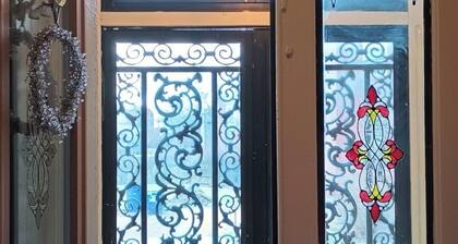 Spacious, Victorian mansion built in 1870, French doors, with 14” high ceilings.