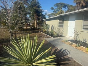 Exterior detail - Mid century restored 4 minute beach (Englewood)