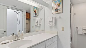 Apartment (1 Bedroom) | Bathroom