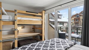 Huoneisto (1 Bedroom) | Silitysrauta/-lauta, vuodevaatteet