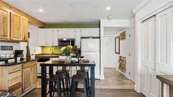 Apartment (1 Bedroom) | Interior