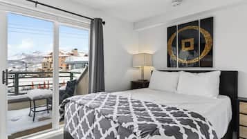 Apartment (1 Bedroom) | Iron/ironing board, bed sheets