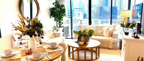 Smart TV, DVD player, stereo