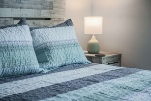 4 habitaciones, tabla de planchar con plancha, cuna de viaje y wifi 
