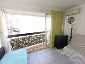 Room - AS27000 - Studio Cabin with side sea view and air conditioning (LE GRAU DU ROI)