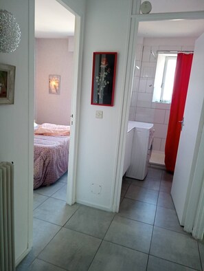 Room - T2 Apartment in the Heart of Canet, Steps from the Beach, AC – 4ARAX4 (CANET PLAGE)