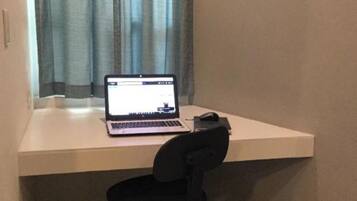 Executive Loft | In-room safe, iron/ironing board, free WiFi