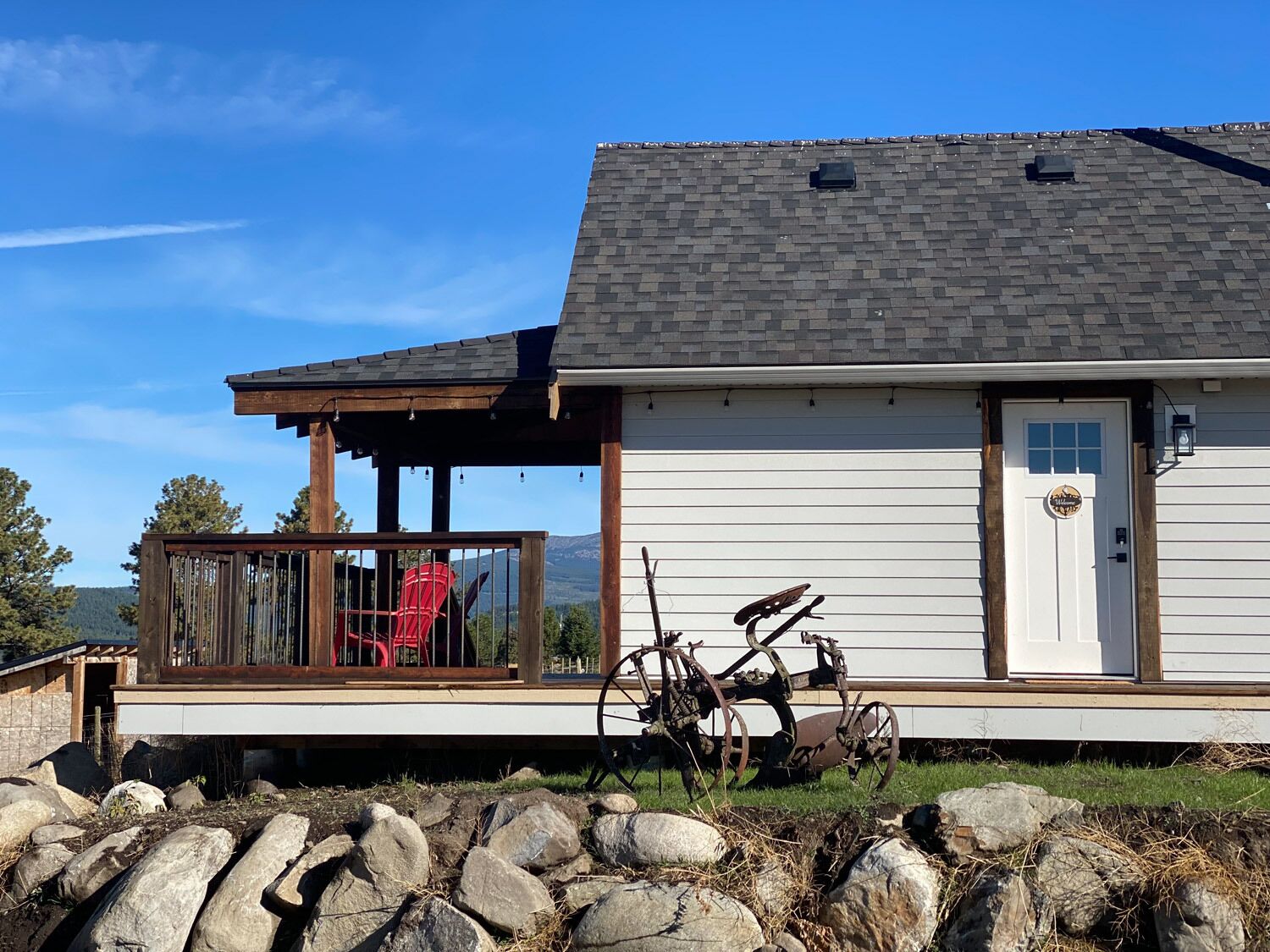 Farm Stay Cabin - spring