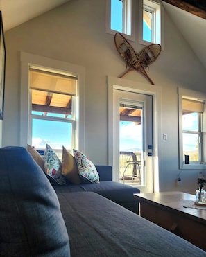 Fireplace, books, stereo