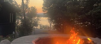 South Shore Chalet-Lake View with Docks- Family Friendly