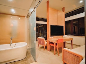 Vila Deluks, 4 kamar tidur, kolam renang pribadi | Kamar mandi | Perlengkapan mandi gratis, pengering rambut, kloset, dan handuk
