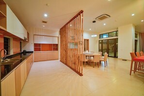 Vil·la Deluxe, vistes al llac | Cuina privada